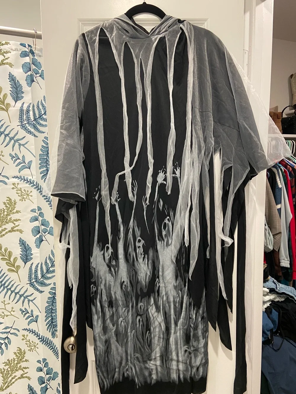 Spirit Soul Taker Kids Costume - Gray and Black Hooded Robe - Picture 4 of 7